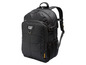 Ein schwarzer Rucksack mit Caterpillar-Logo.