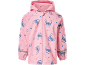 Rosa Kinder-Regenjacke mit blauem Stitch-Charakterdruck und bunten Blumen.