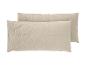 Zwei beige Kissen aus Kreppstoff