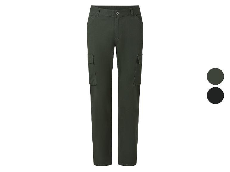 Grüne Herren-Cargohose mit Seitentaschen, in zwei Farben erhältlich.