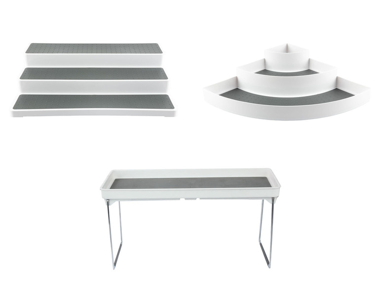 Drei weiße Küchenregale: ein gerader, ein Eck- und ein Standregal.