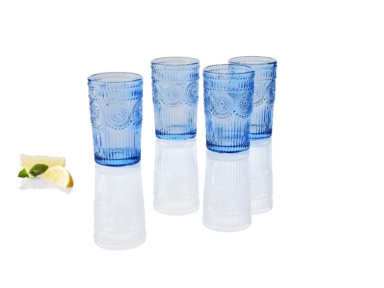 Vier blaue Gläser im Vintage-Stil.