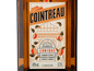 Eine Flasche Cointreau Orangenlikör.