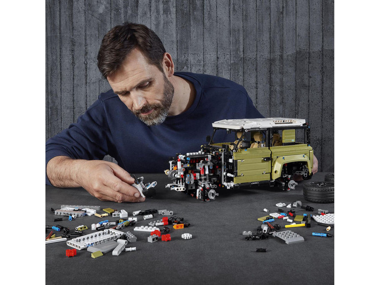 Gehe zu Vollbildansicht: LEGO® Technic 42110 »Land Rover Defender« - Bild 2
