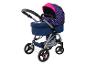 Ein blauer Kinderwagen mit rosa Herzen und einem Einhorn.