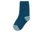 Dunkelblaue Socke mit hellblauer Spitze.