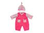 Babykleidung: rosa Cord-Overall mit gestreiftem Oberteil und Mütze.