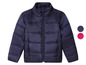 Eine dunkelblaue Steppjacke mit Reißverschluss.