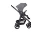 Ein grauer Graco-Kinderwagen mit großem Verdeck.