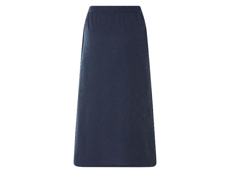 Langer, dunkelblauer Rock.