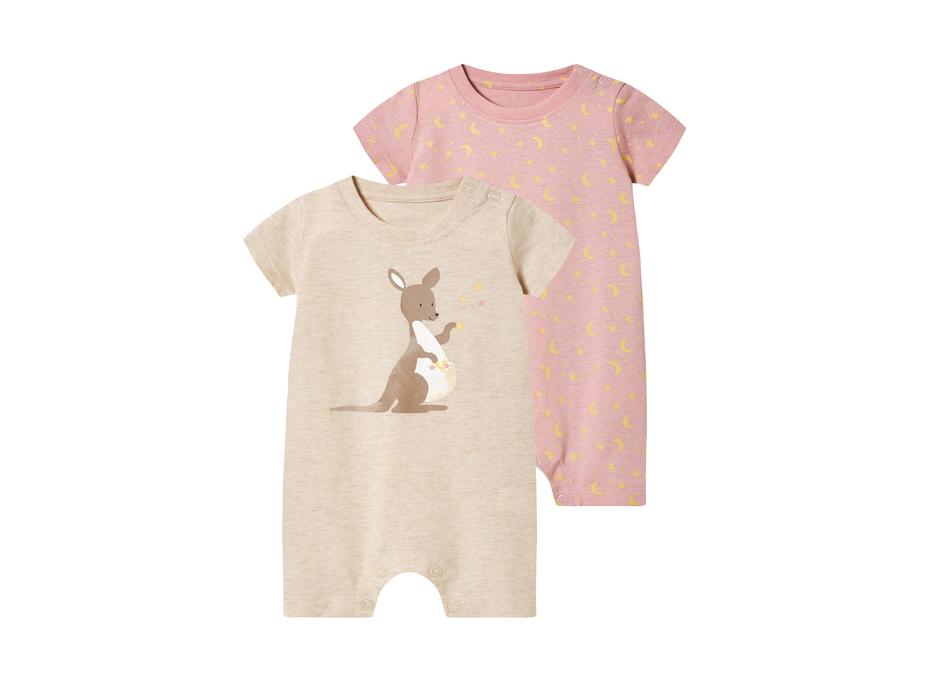 lupilu® Baby Mädchen Schlafoverall kurz, 2 Stück (Känguru, 62/68)““ | Koala Muster: – Detail: ökologischer Textildruck Knöpung: Schulter- und Schrittknöpung Ärmellänge: kurzarm Bündchen: – Füsschen: – Material: Baumwolle Bio Pflegehinweis: waschen bei max. 60 °C nicht bleichen schonende Trocknung im Wäschetrockner bei max. 60 °C bügeln bis 150 °C Stufe 2. Dampfbügeleisen kann verwendet werden nicht trockenreinigen Größe: 50/56 – 86/92 Meine Lidl-Größe – so einfach geht es Deine Größe findest du in der Lidl-Größentabelle . Oeko-Tex® Standard 100 Geprüft auf Schadstoffe Zertifizierungsnummer: 20.Hbd.29397 Hohenstein Htti Standard 100 by Oeko-Tex® ist die weltweit bekannteste, unabhängige Zertifizierung schadstoffgeprüfter Textil- und Lederprodukte aller Art – vom Garn und den Stoffen bis hin zum gebrauchsfertigen Artikel. Das Label bestätigt