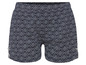 Schwarze Shorts mit geometrischem Muster.