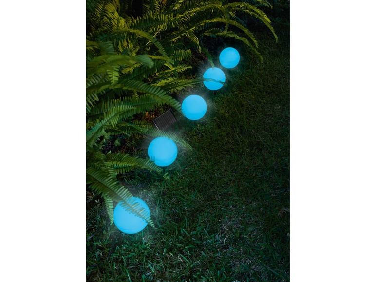 Gehe zu Vollbildansicht: LIVARNO LUX® Solar-Bodenlichterkette, mit 5 LED-Leuchten, 6 Erdspieße, Dämmerungssensor - Bild 12