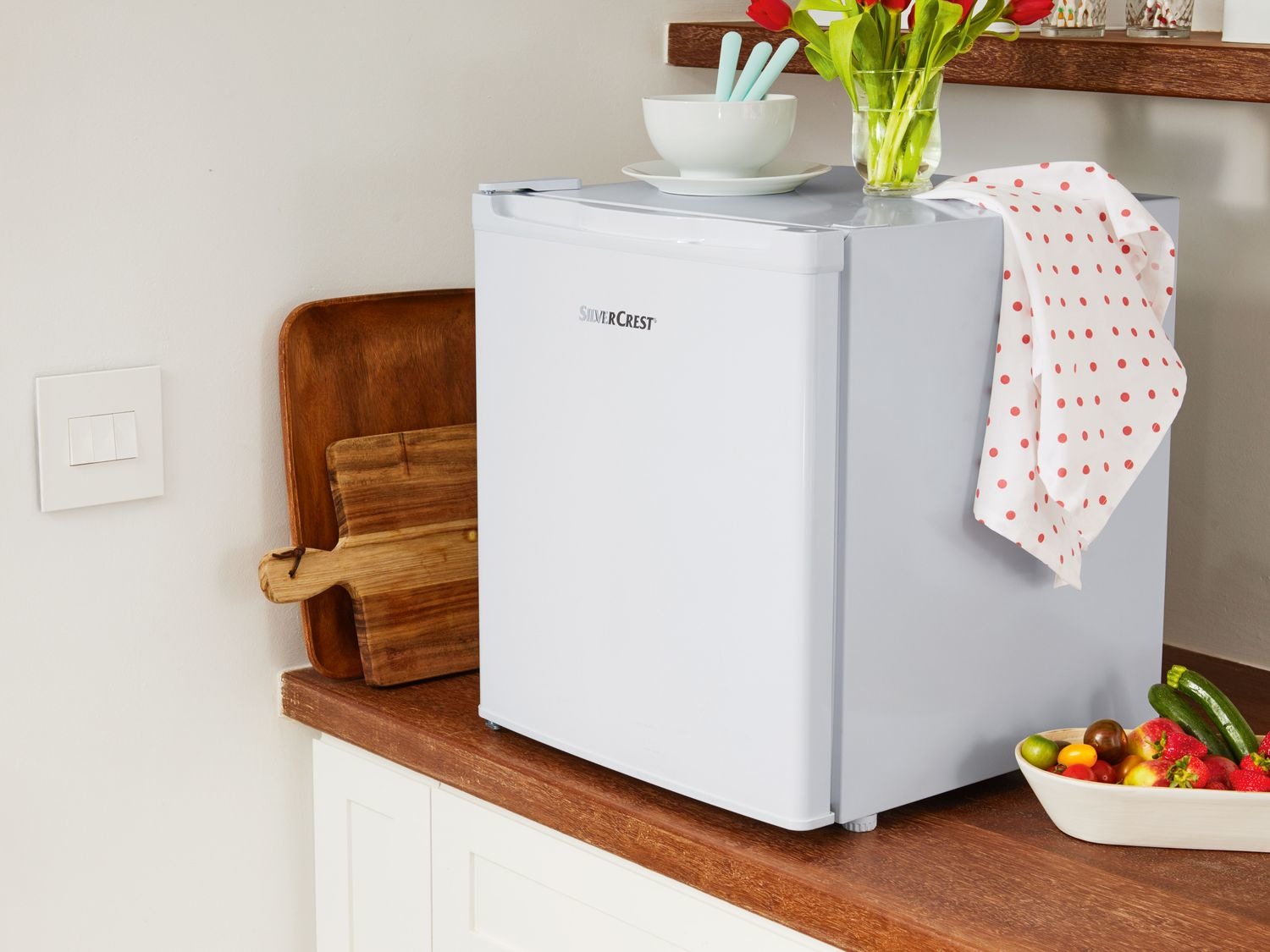 SILVERCREST® Minigefrierschrank, 34 l Nutzinhalt, mit Griffmulde, höhenverstellbare Füße Lidl.de