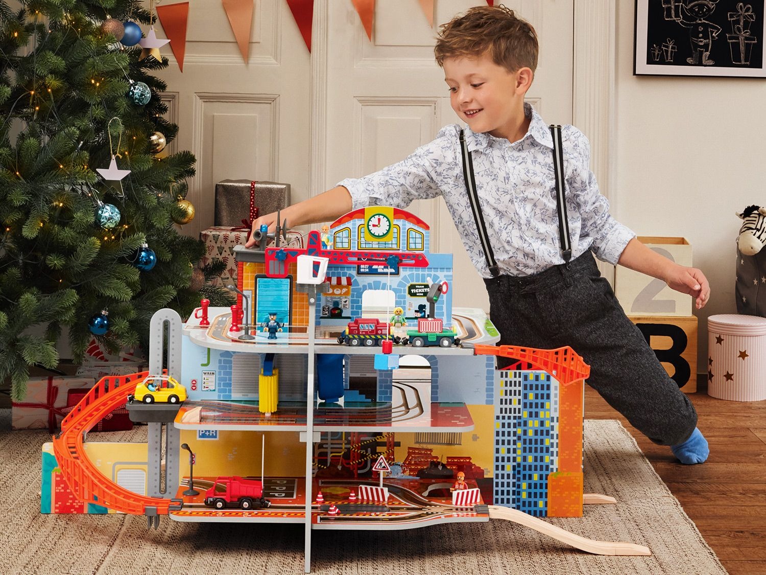 PLAYTIVE® JUNIOR, XXLSet Bahnhof / Logistikzentrum