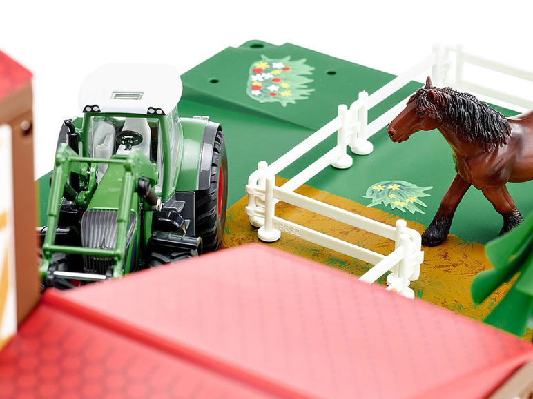 Gehe zu Vollbildansicht: siku Pferdehof mit Pferden, Heuballen und Traktor - Bild 6