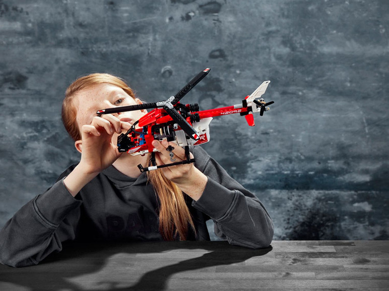 Gehe zu Vollbildansicht: LEGO® Technic 42092 »Rettungshubschrauber« - Bild 10
