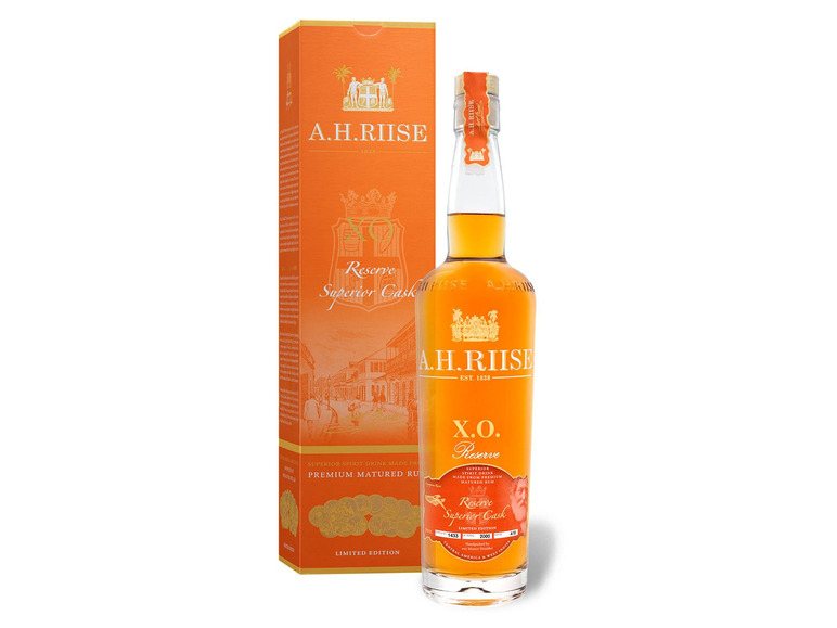 Gehe zu Vollbildansicht: A.H. Riise XO Reserve Superior Cask Rum 40% Vol - Bild 1