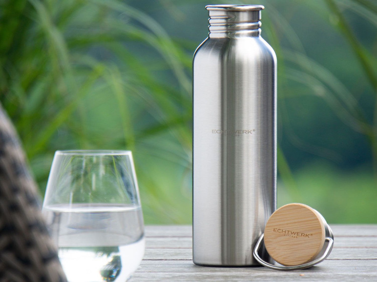 Gehe zu Vollbildansicht: ECHTWERK Praktische Trinkflasche/Wasserflasche aus hochwertigem Edelstahl mit Bambusdeckel - Bild 8