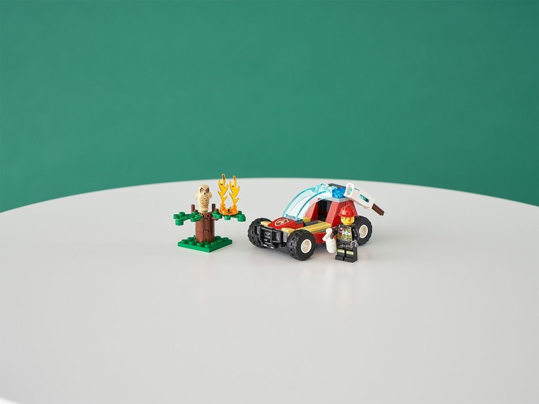 Gehe zu Vollbildansicht: LEGO® City 60247 »Waldbrand« - Bild 10