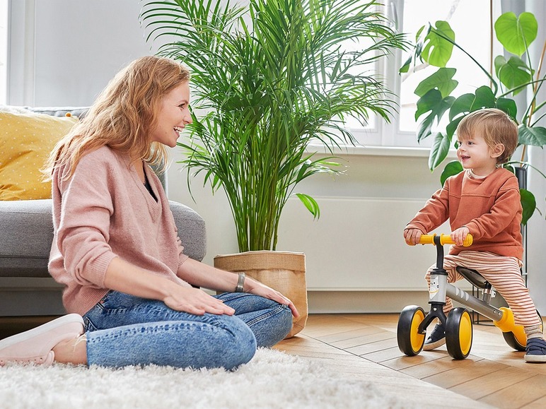Gehe zu Vollbildansicht: Kinderkraft Laufrad »Cutie«, Tretauto, Mini-Bike, 2 Vorderräder, sichere Konstruktion - Bild 4