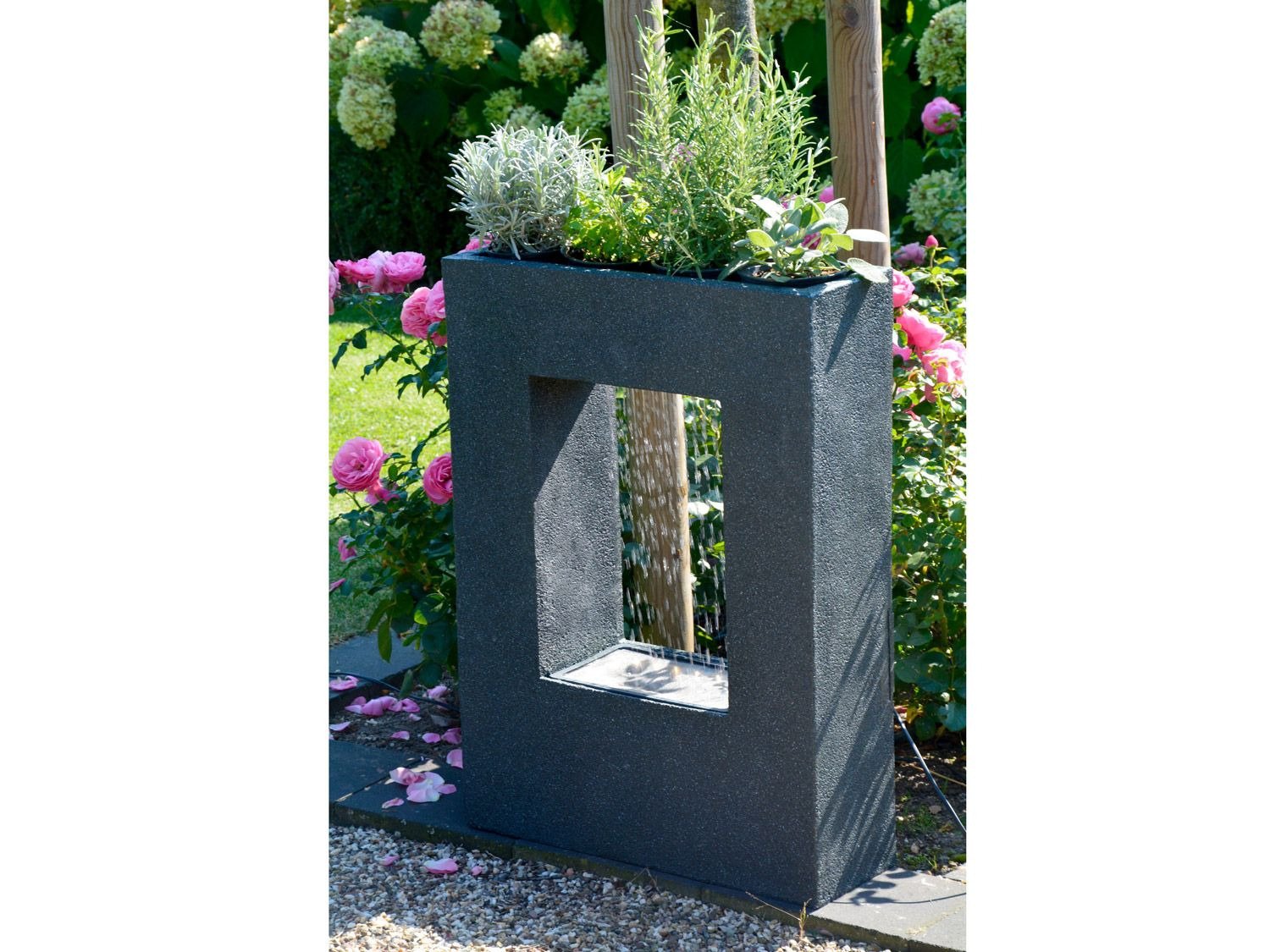dobar Großer Design-Gartenbrunnen mit Pflanzen-Option - Lidl.de