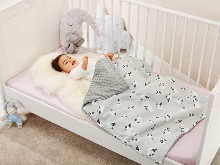 Gehe zu Vollbildansicht: LUPILU® Baby Decke, 72 x 97 cm, zum Wenden, eine Seite mit weichem Textil - Bild 3