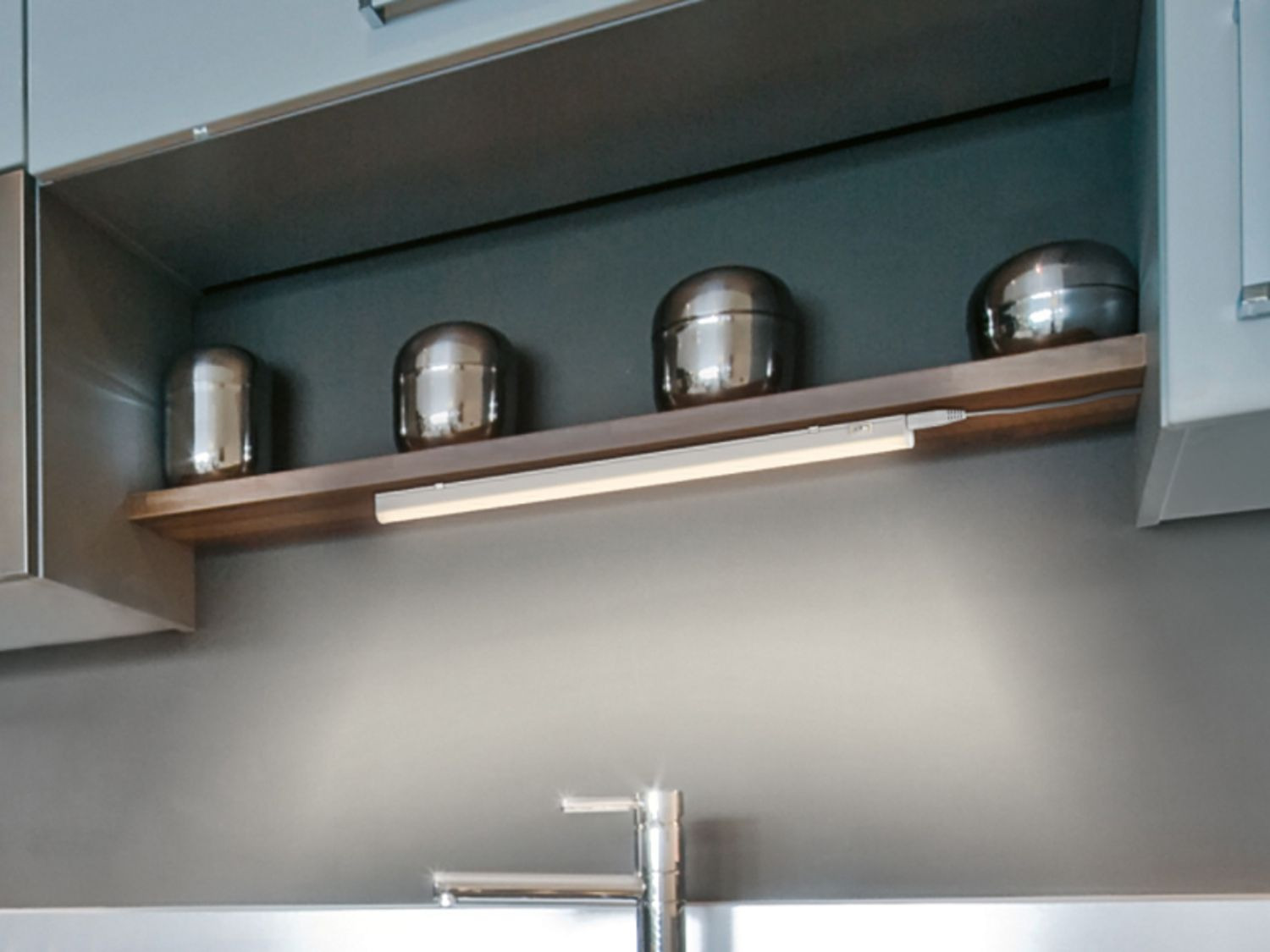 LIVARNO LUX® Unterbauleuchte, mit 43 LEDs, 8 Watt, neutralweißes Licht Lidl.de