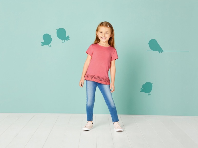 Gehe zu Vollbildansicht: LUPILU® Kleinkinder T-Shirt Mädchen, mit Rüschen oder Häkelspitze, aus reiner Baumwolle - Bild 3