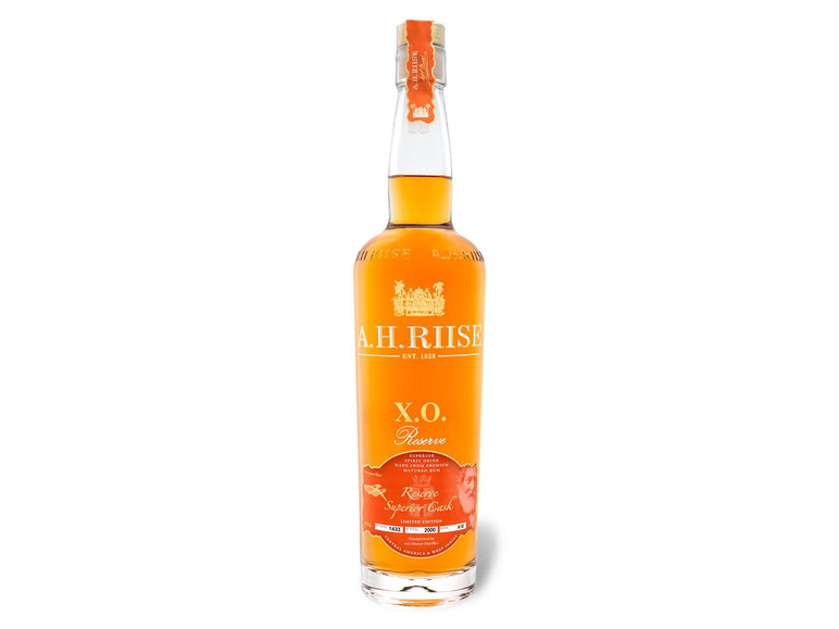Gehe zu Vollbildansicht: A.H. Riise XO Reserve Superior Cask Rum 40% Vol - Bild 2