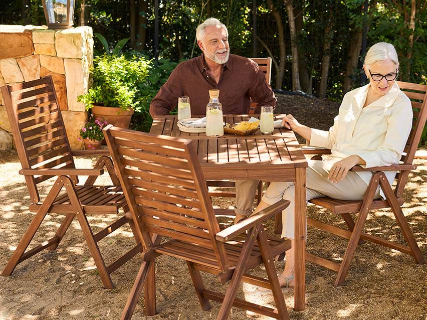 Gartenmöbel aus Akazie