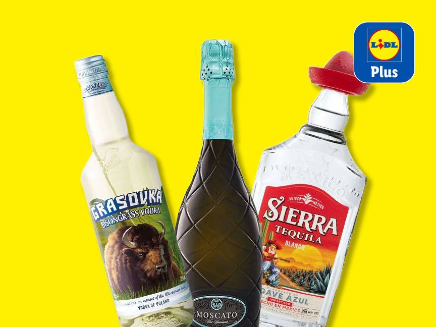 Drei Spirituosenflaschen: Grasovka Bisongrass Wodka, Moscato Sekt und Sierra Tequila Blanco.