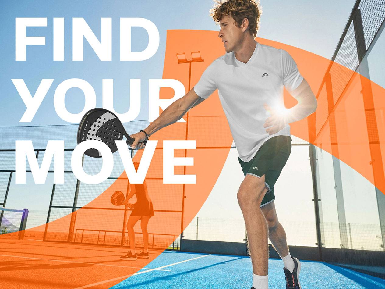 Mann spielt Padel-Tennis mit Schläger und Sportkleidung, Text: 'FIND YOUR MOVE'